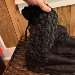 Muk Luks Black and Gray Women's Boots
